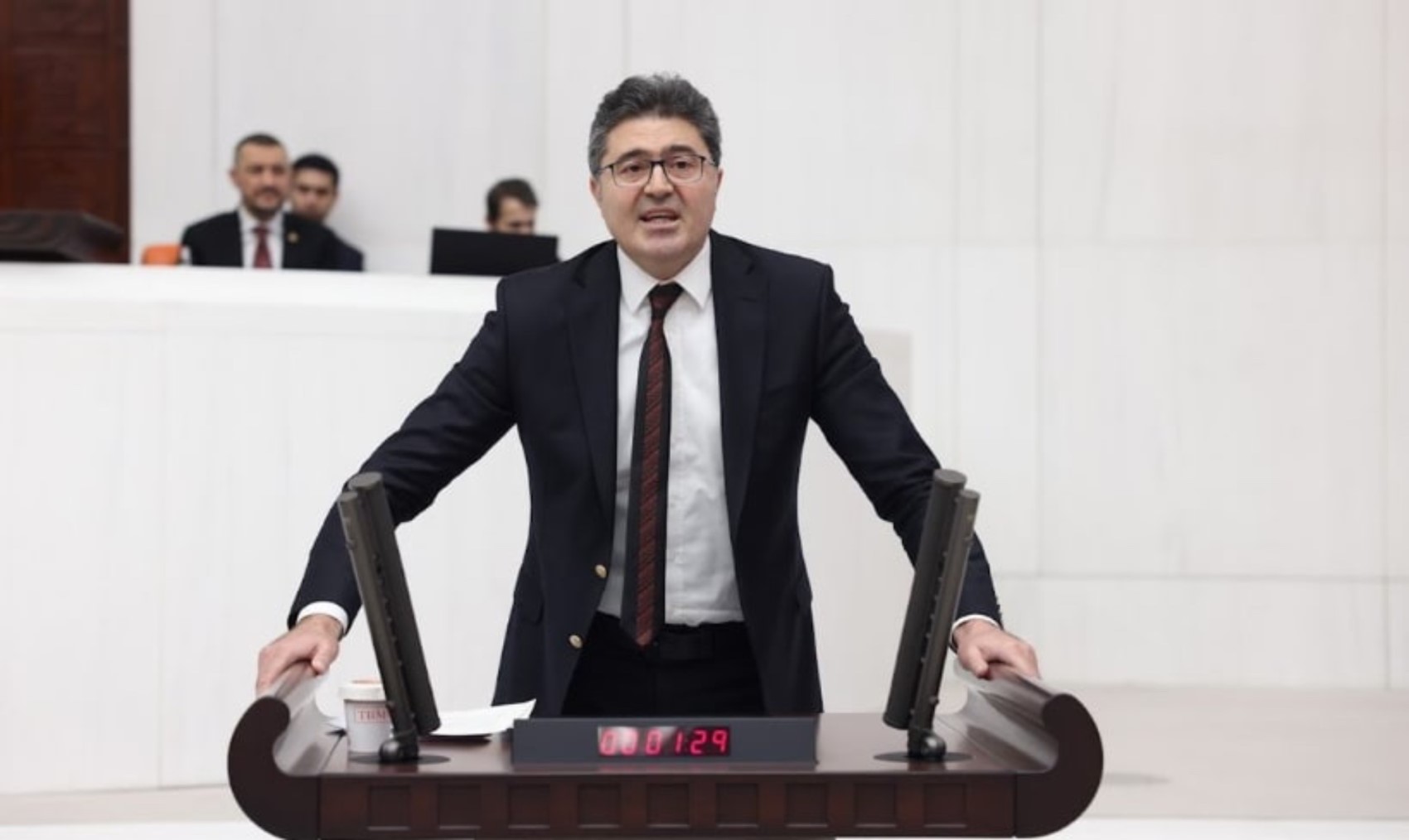 Özgür Özel'in partisinde büyük fire: YENİ Parti'de çerçeve yasaya 'hayır' diyen milletvekilleri belli oldu