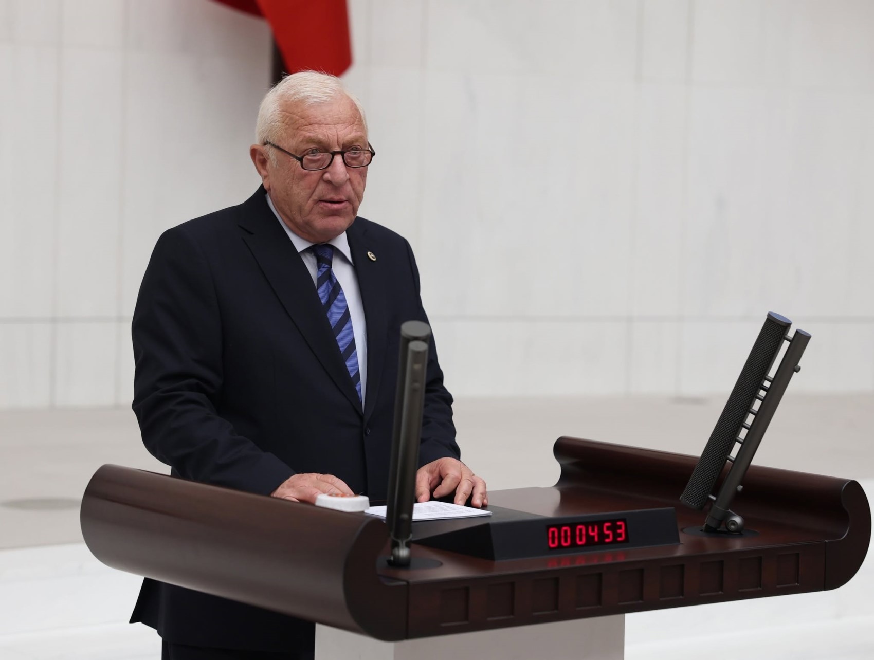 Özgür Özel'in partisinde büyük fire: YENİ Parti'de çerçeve yasaya 'hayır' diyen milletvekilleri belli oldu