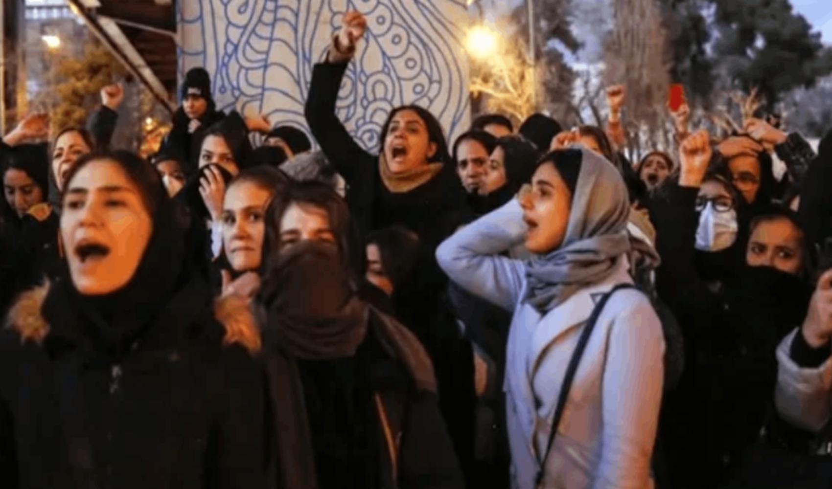 İran’da kendini cinsel saldırı girişimine karşı savunan Niyeri idam edildi