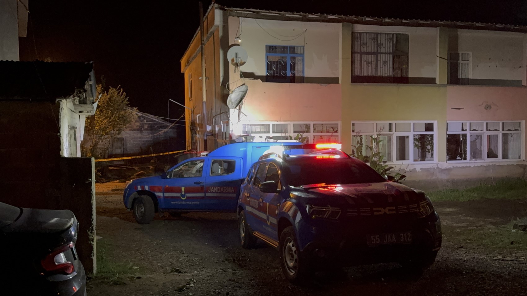 Ağacın dalını kestiği için amcasını öldürdü