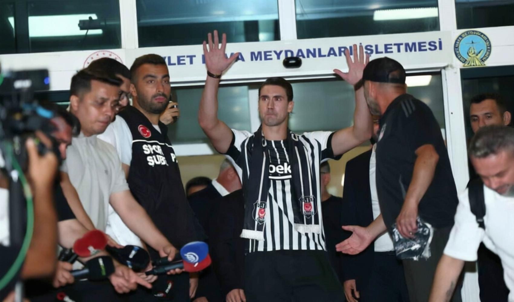 Beşiktaş’ın prensip anlaşmasına vardığı Dusan Vlahovic İstanbul’a geldi