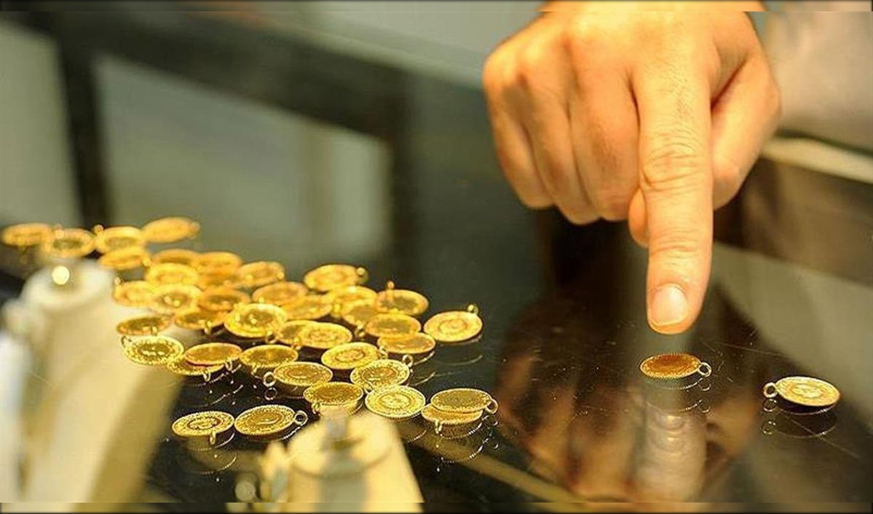 Altın haftaya damga vurdu: Ons 4 bin 450 doları test etti, gram rekor bölgesine çıktı