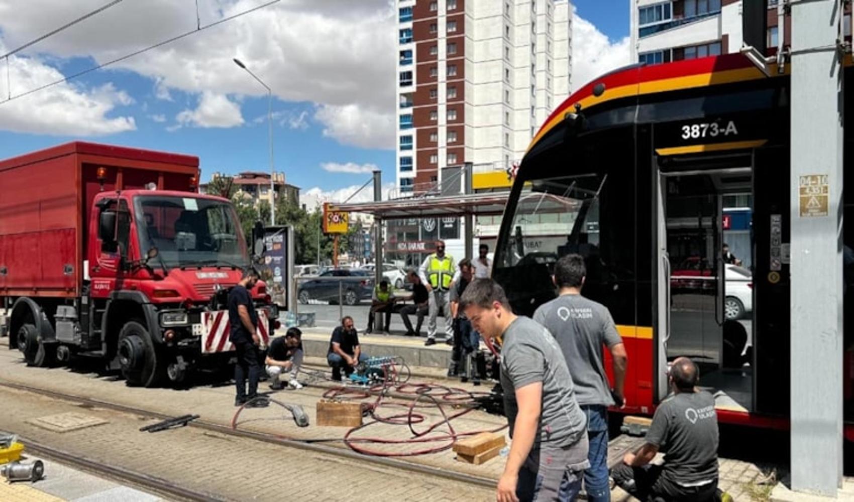 Tram accident in Kayseri: Young woman seriously injured