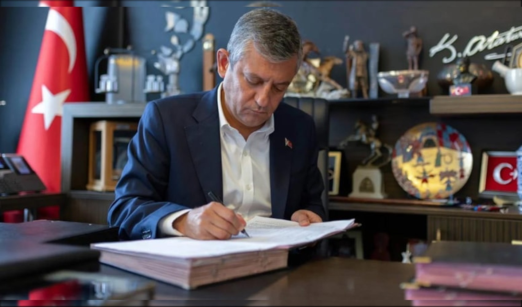 YENİ Parti'ye 2 günde 100 binden fazla üyelik