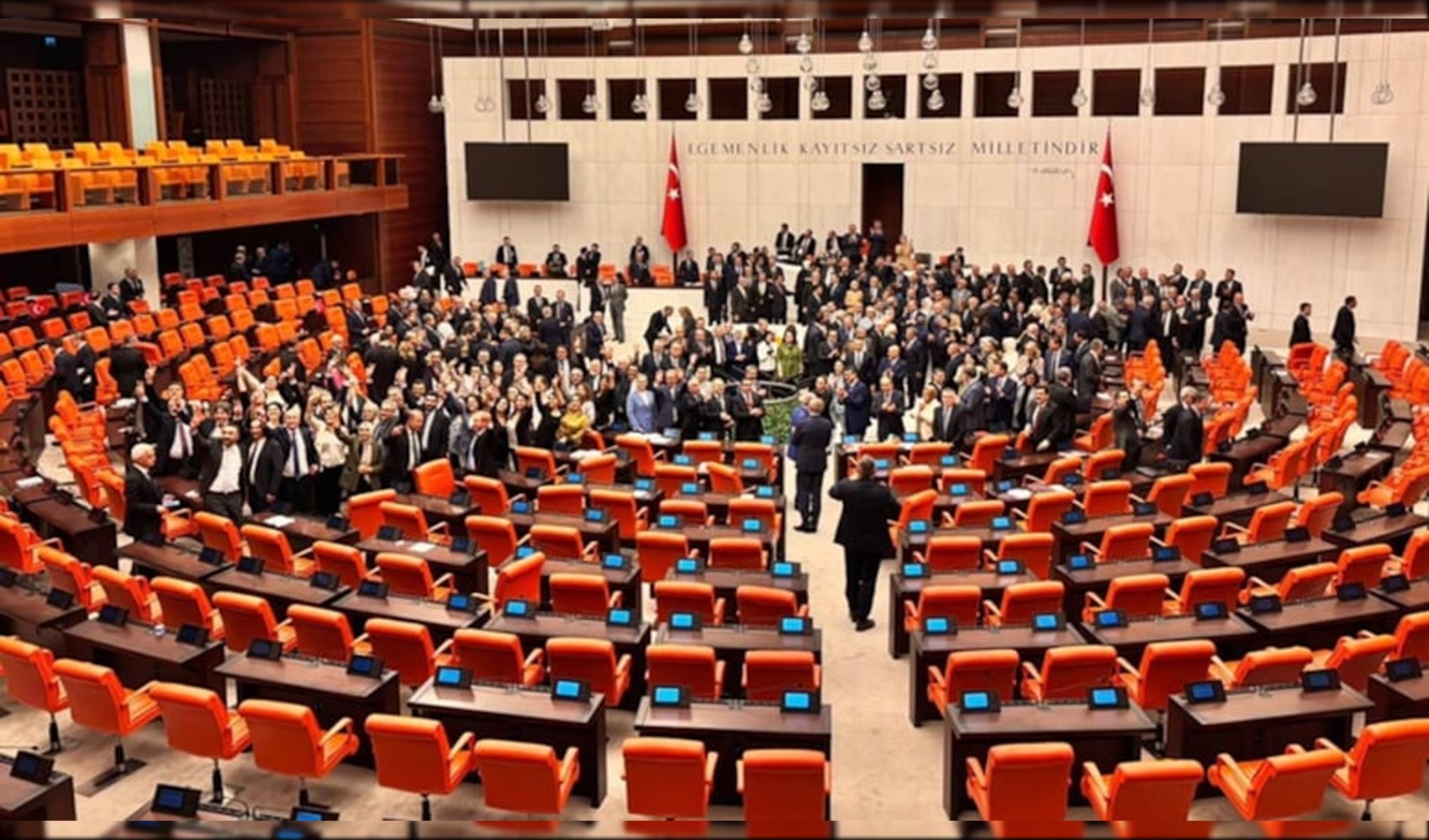 İktidarın 25.yılı kutlamalarında sürpriz: Transferler kaldığı yerden devam edecek mi?