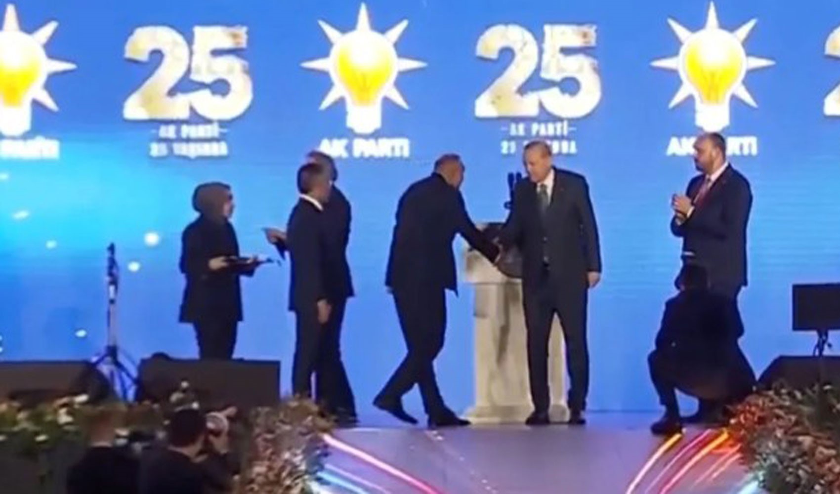 25. kuruluş yılı kutlamaları: Çok sayıda vekil ve belediye başkanı AKP'ye katıldı