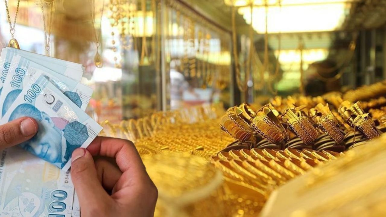 Kuyumcuda altın ürünleri ve Türk lirası banknotları