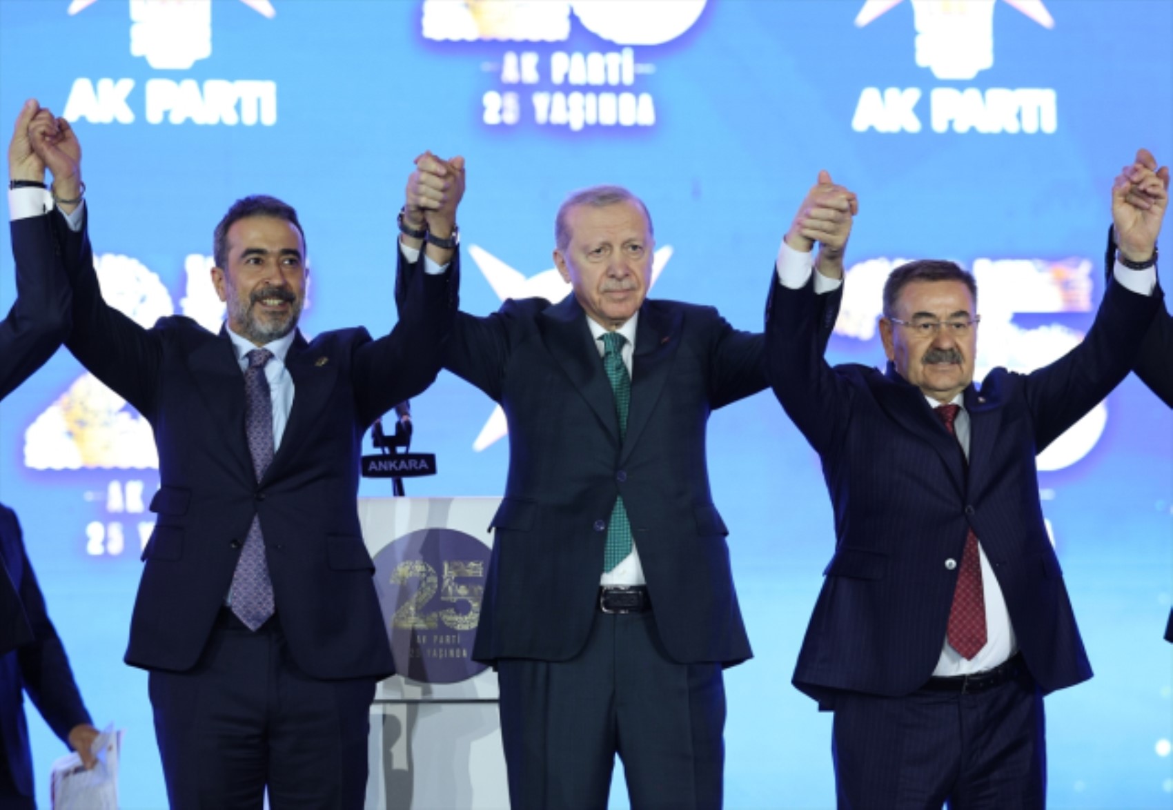 İşte AKP'ye geçen 7 belediye başkanı