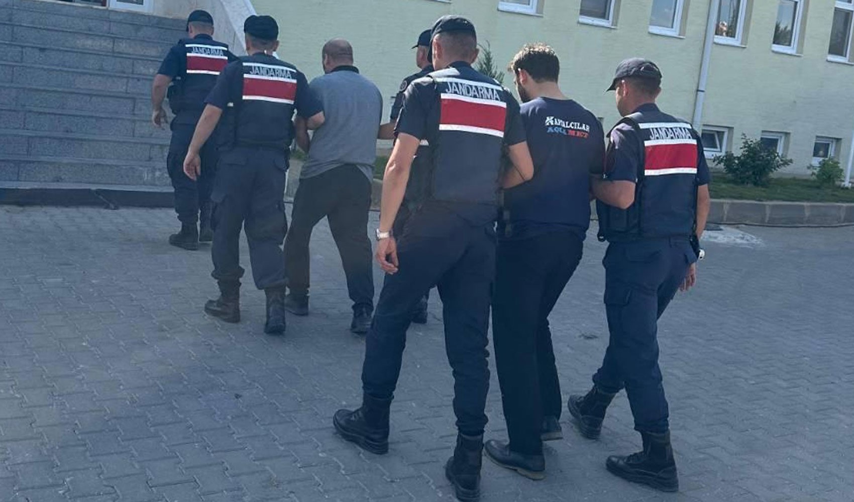 Köpeklerin kavgasına sinirlendi, çobanı öldürdü