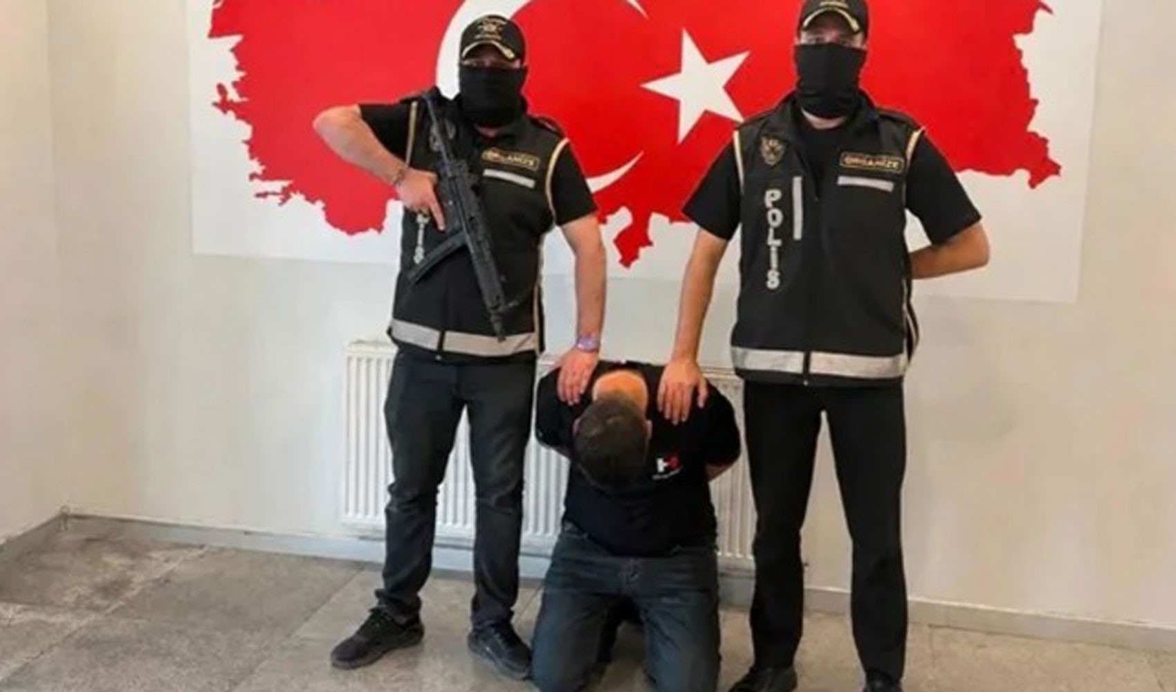 İçişleri Bakanlığı duyurdu: Aranan firari Bakü'de yakalandı