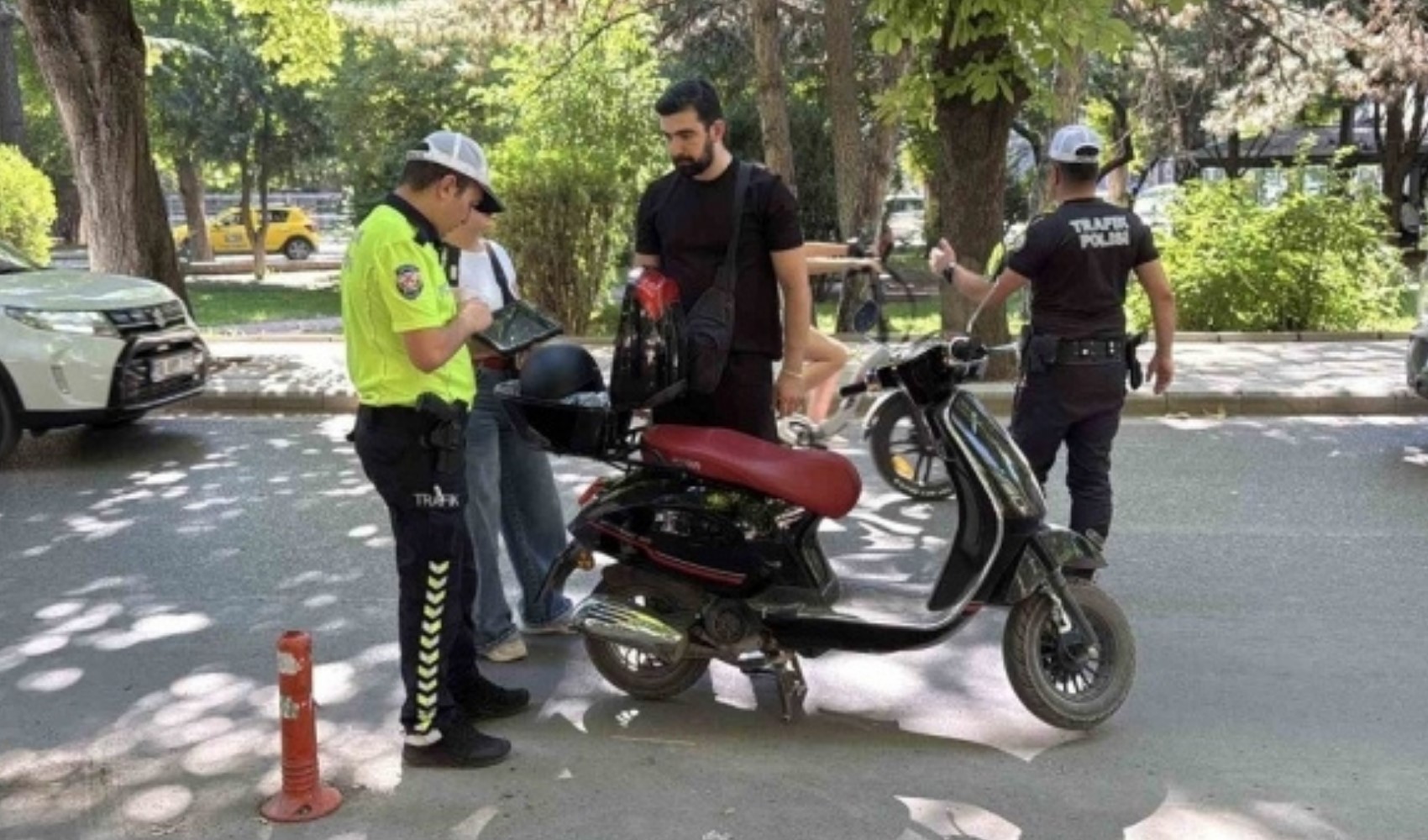 Plakasız motosikletle tehlikeli sürüşe ağır ceza