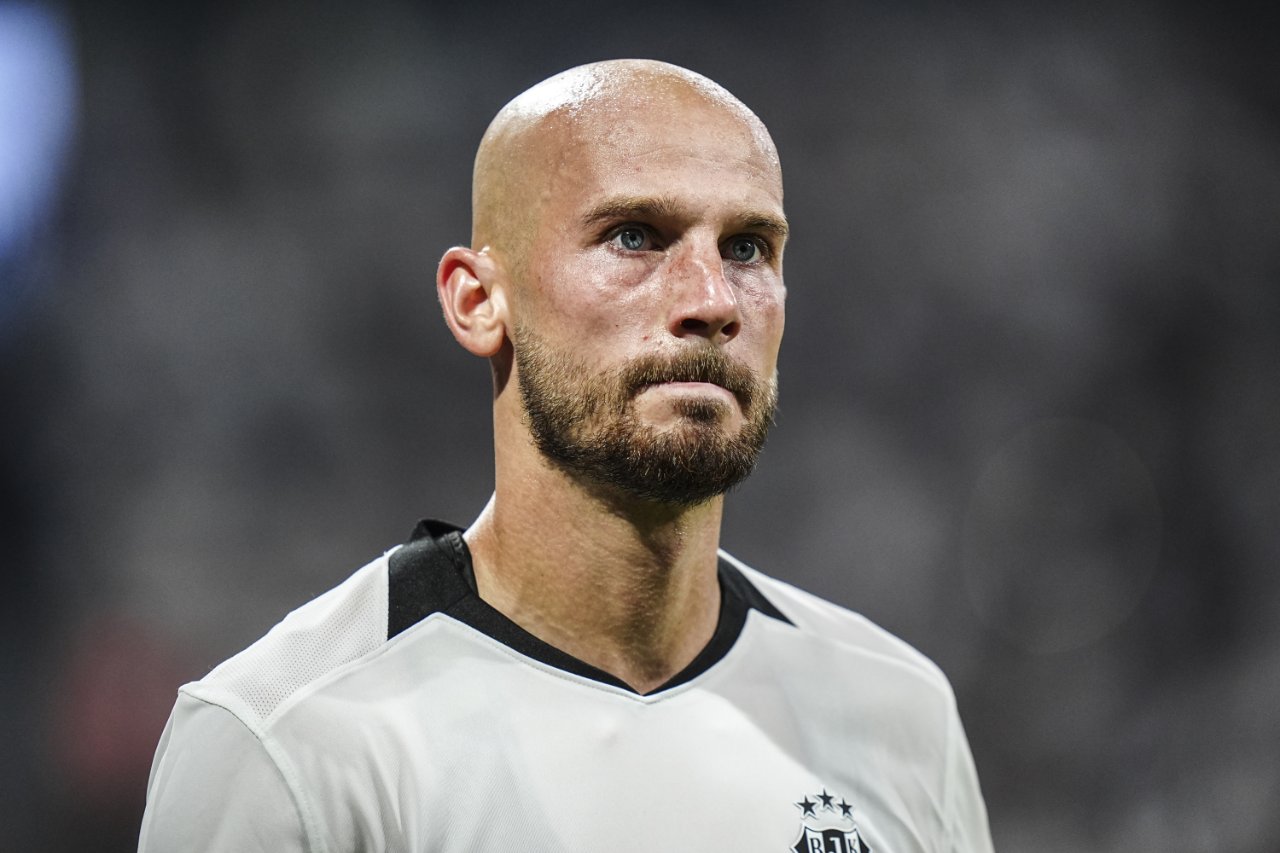Beşiktaş forması giyen Vaclav Cerny’nin maç sırasında çekilmiş portre fotoğrafı.