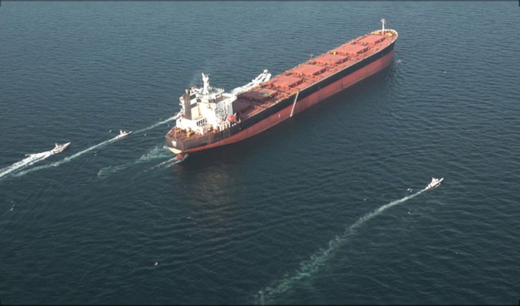 Hürmüz Boğazı’nda BAE bandıralı petrol tankerine İran müdahalesi