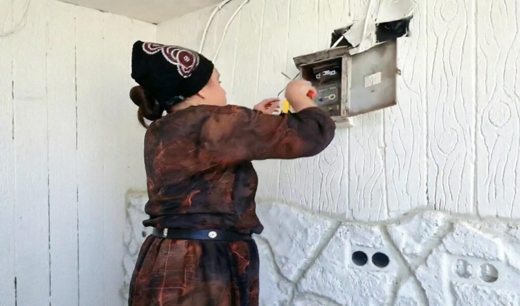 Şanlıurfa’da denetim sırasında elektrik sayacına müdahale kamerada