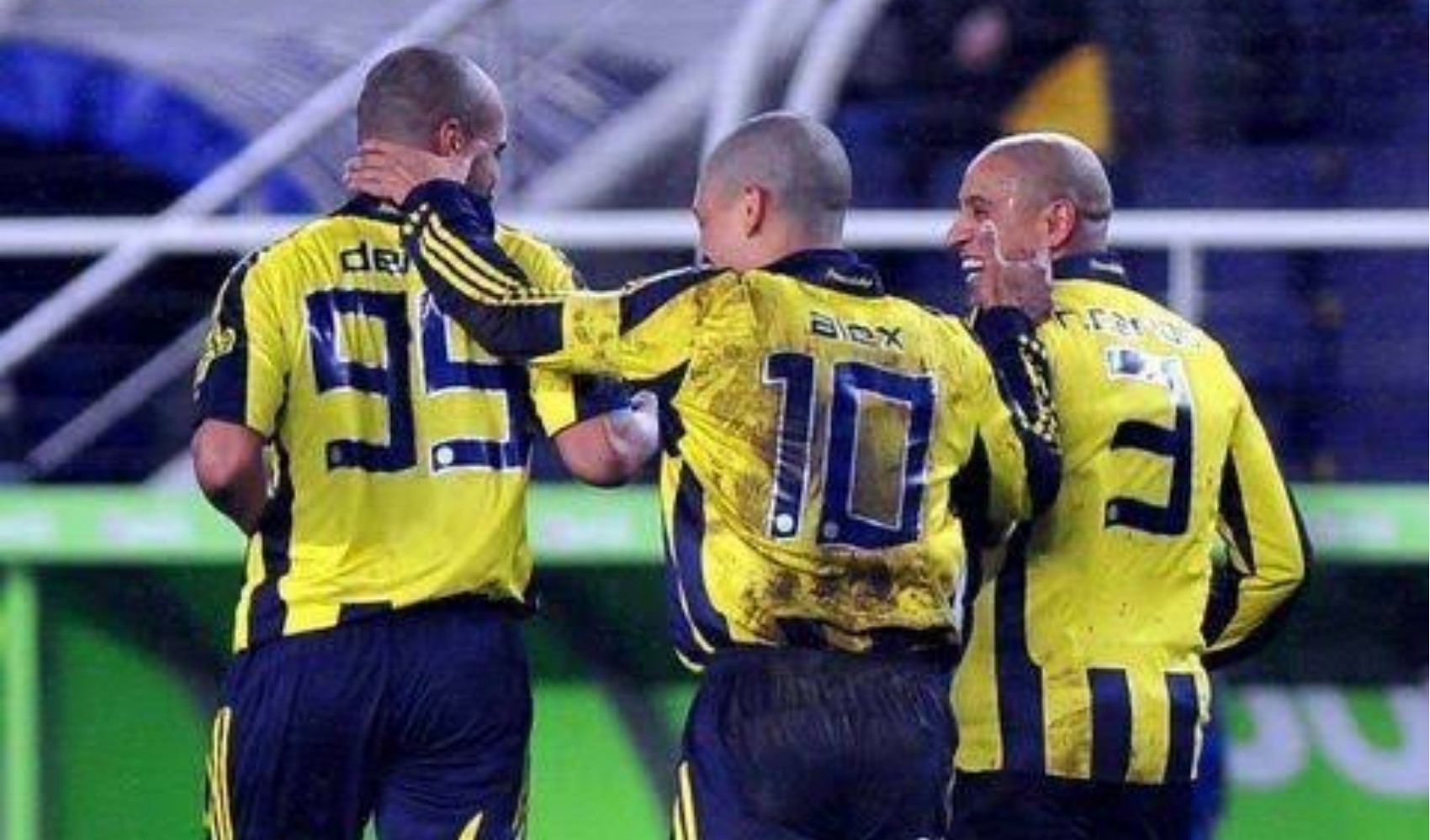 El diputado del AKP Ali Şahin lo anuncia: Se revela que el exjugador del Fenerbahçe Roberto Carlos se ha convertido al islam