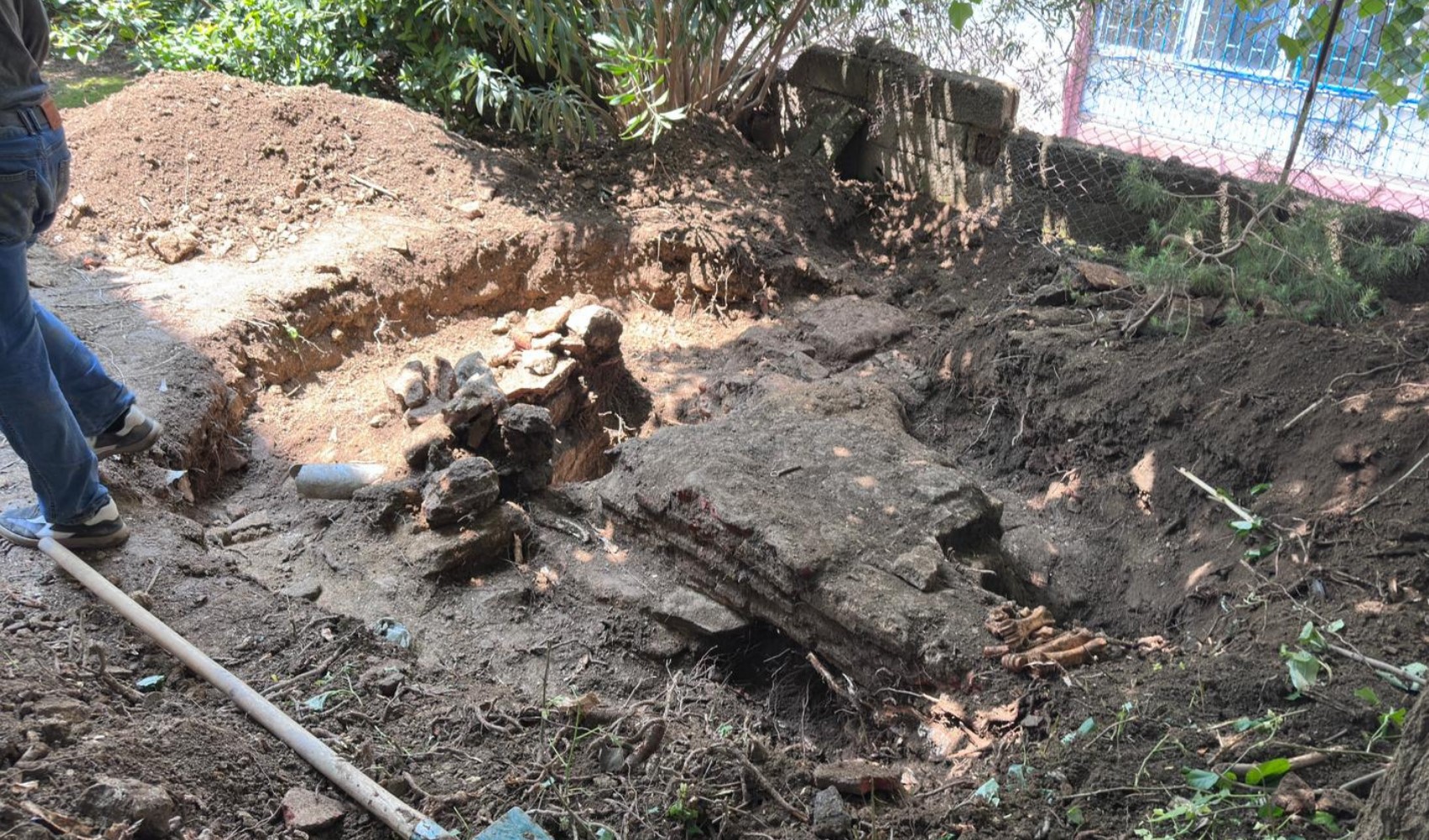 Historic water reservoir buried underground in Üsküdar unearthed