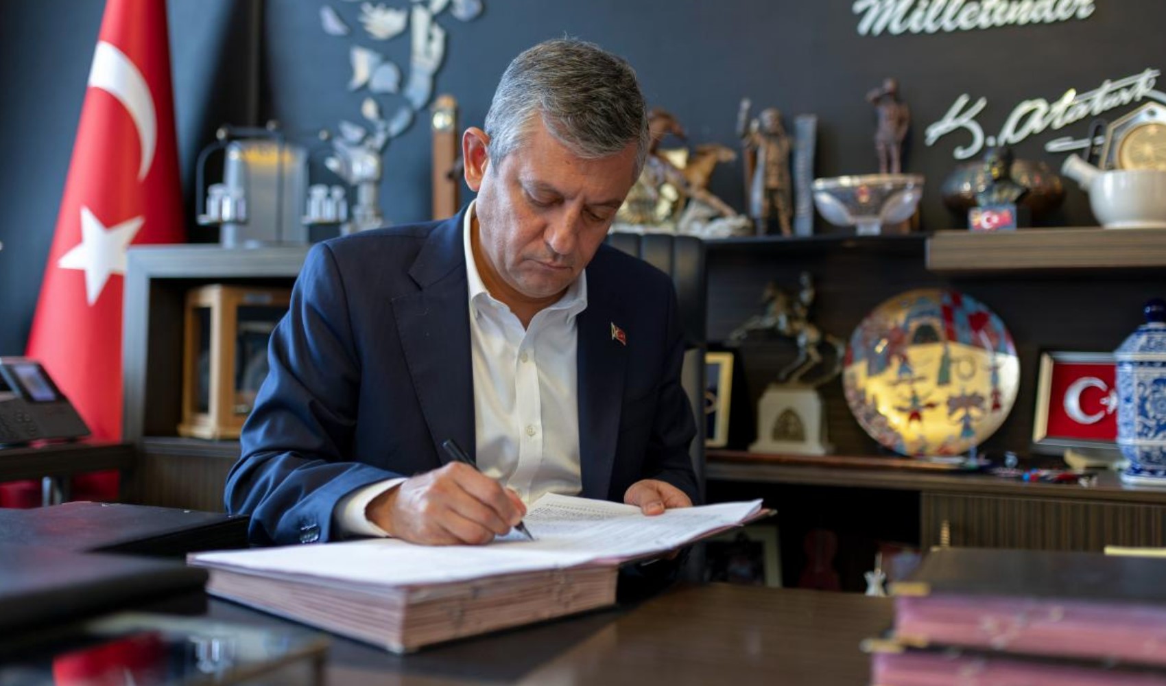 Yeni Parti'nin bağış kampanyası 20 günde rekor seviyeye ulaştı