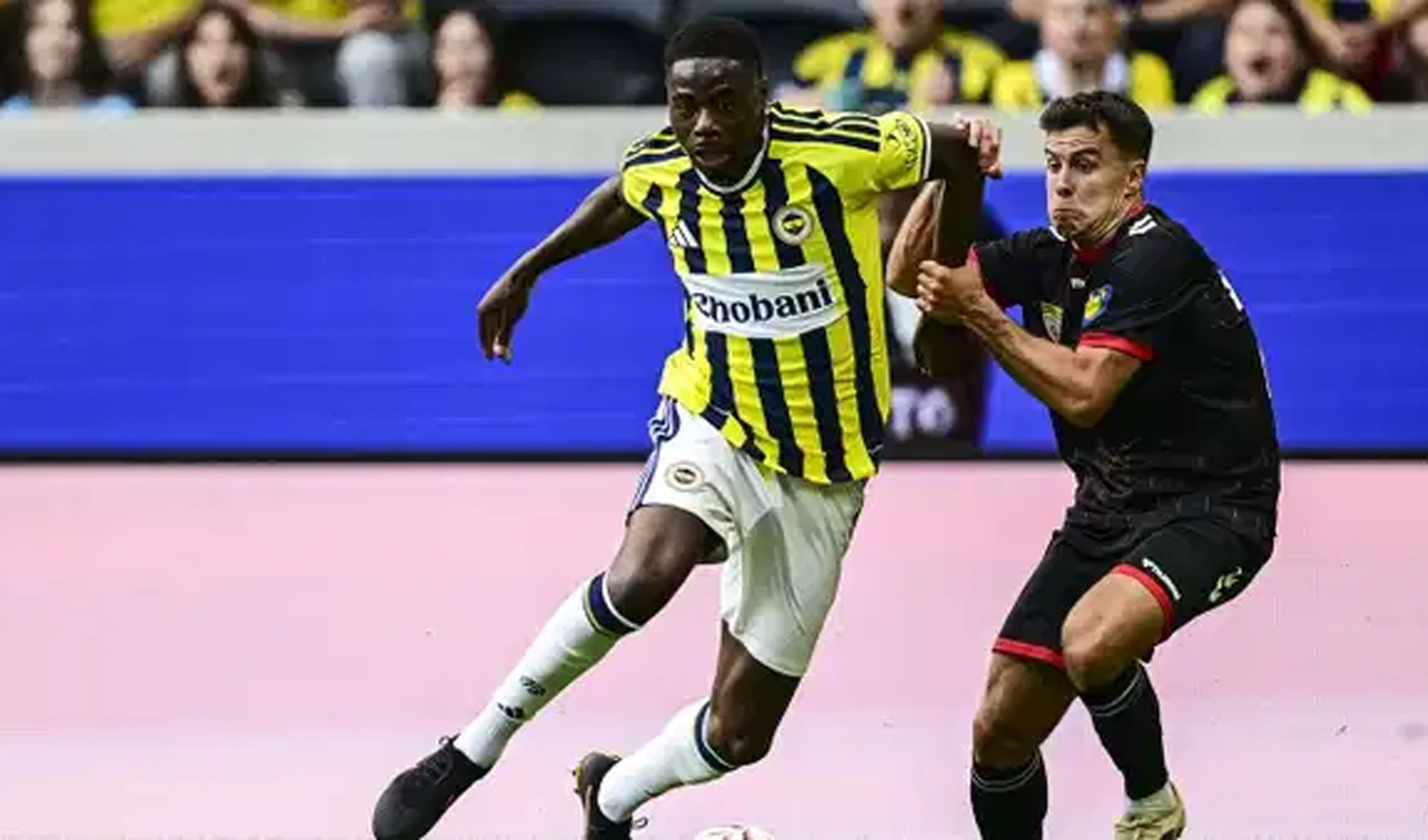Fenerbahçe'de bir ayrılık daha kesinleşti