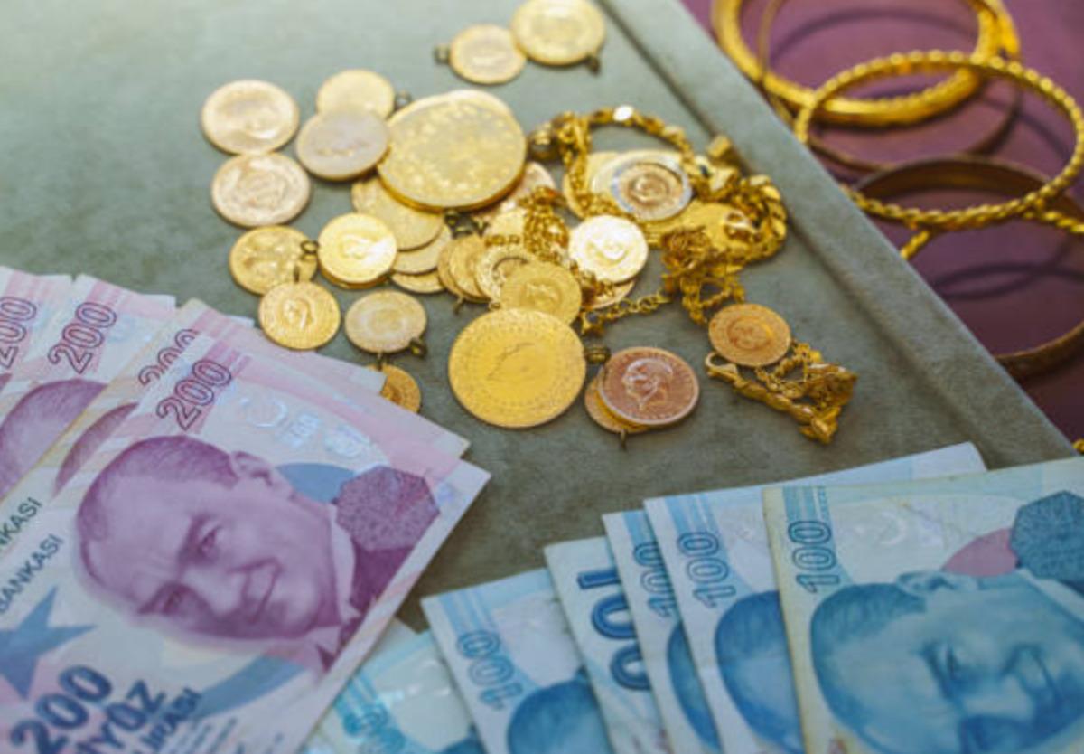 Imagen que muestra billetes de lira turca y piezas de oro.