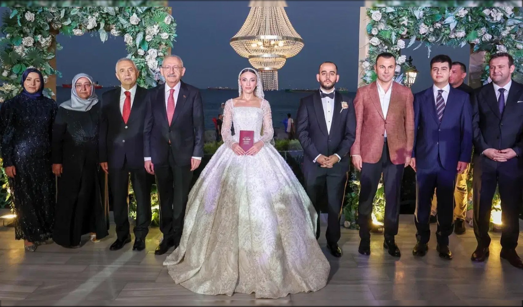 Kılıçdaroğlu AKP'li vekille nikah şahitliği yaptı: Salona bu anonsla davet edildi