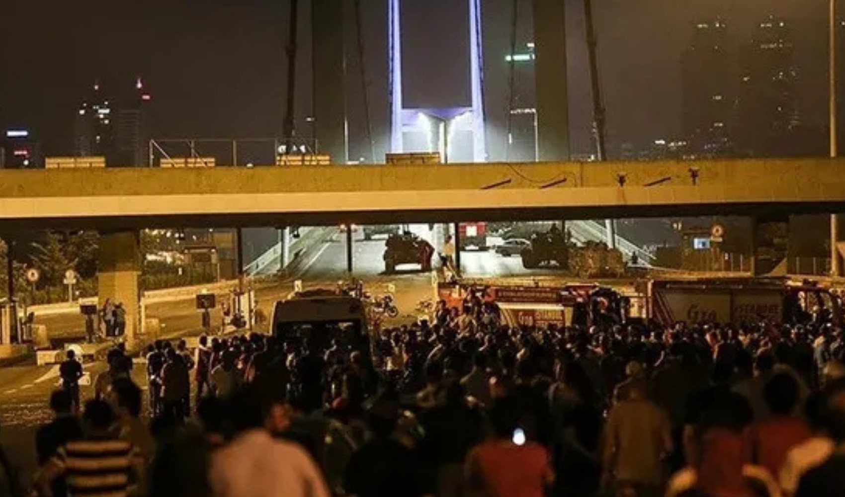 15 Temmuz filmi nedeniyle yollar trafiğe kapanıyor: İşte alternatif güzergahlar