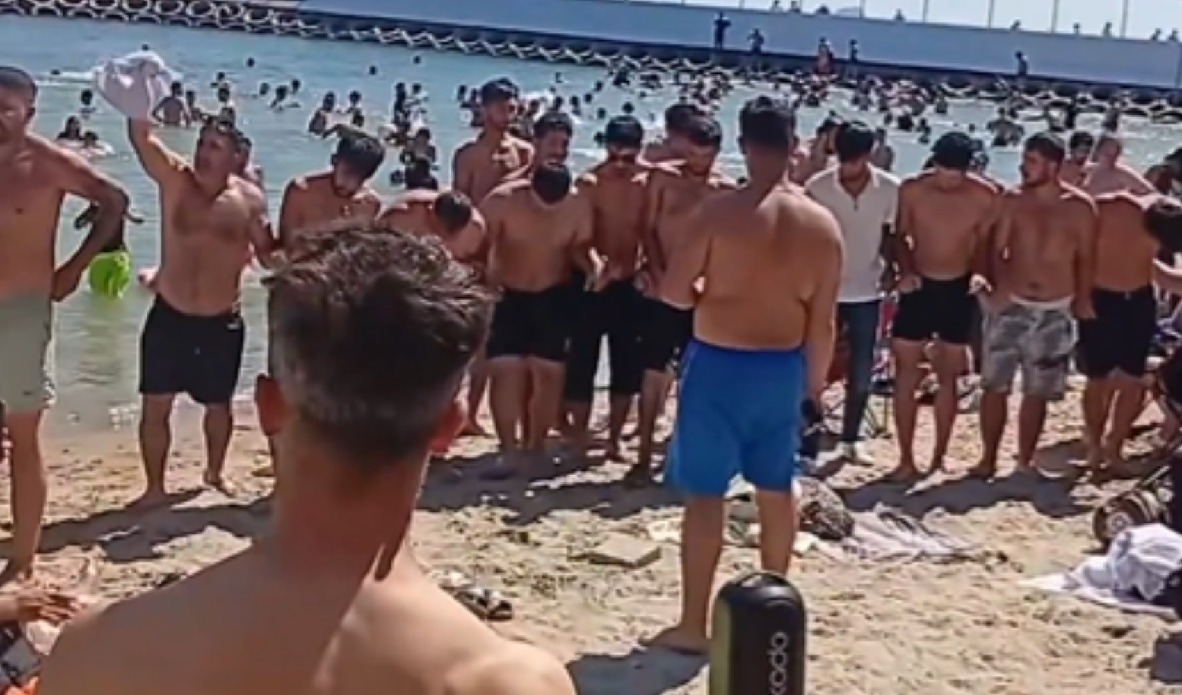 Scenes from Caddebostan Beach become a hot topic on social media