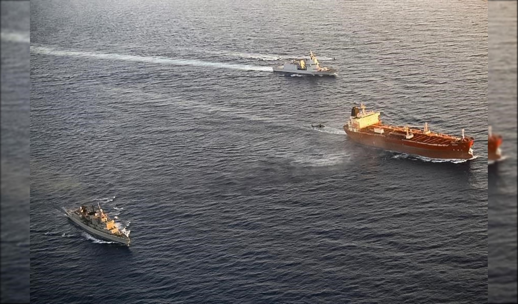İtalya'dan Rusya'nın 'gölge filosuna' ait olduğu öne sürülen petrol tankerine operasyon