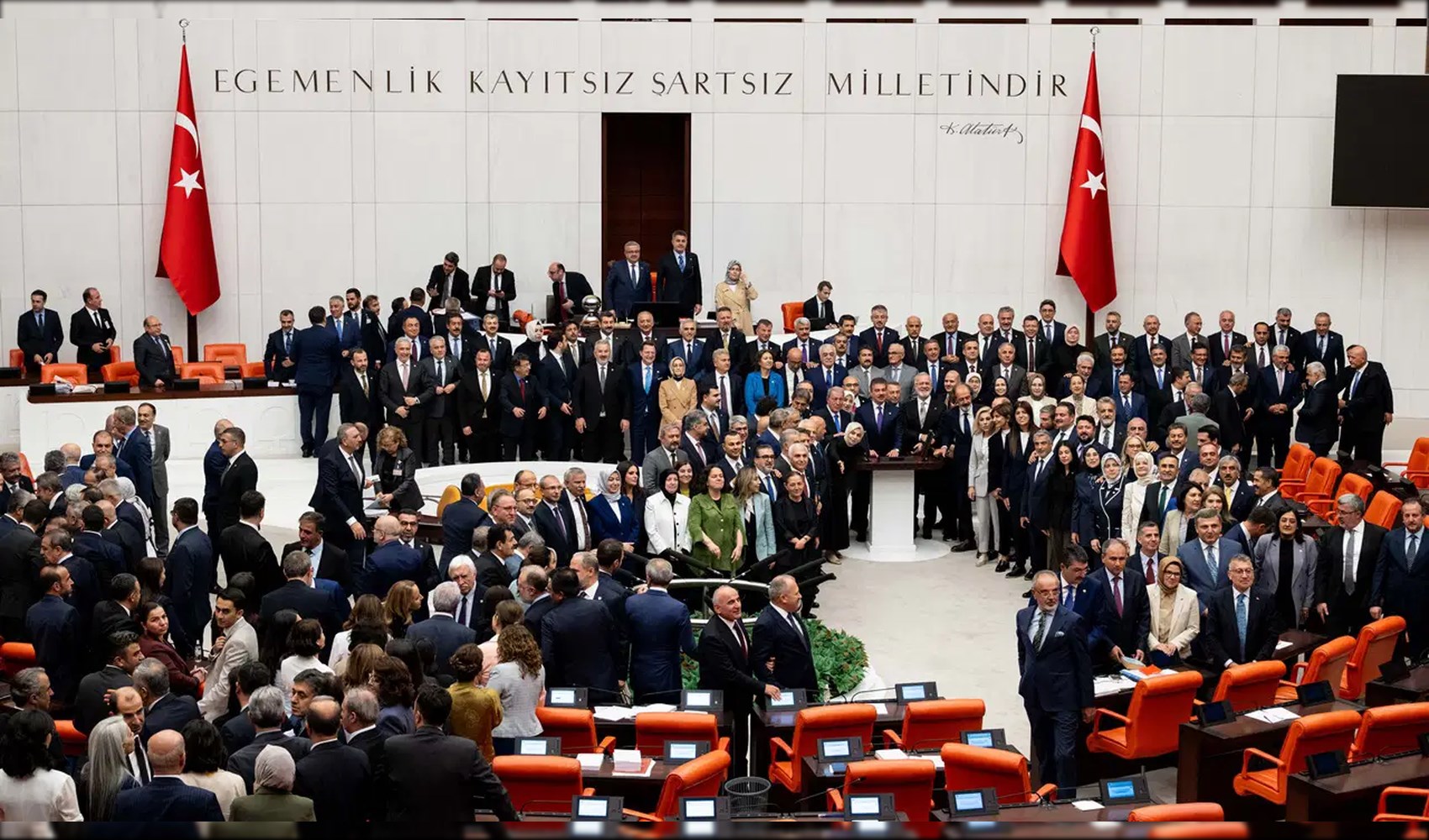 AKP teşkilatlarına “terörsüz Türkiye” yasası rehberi