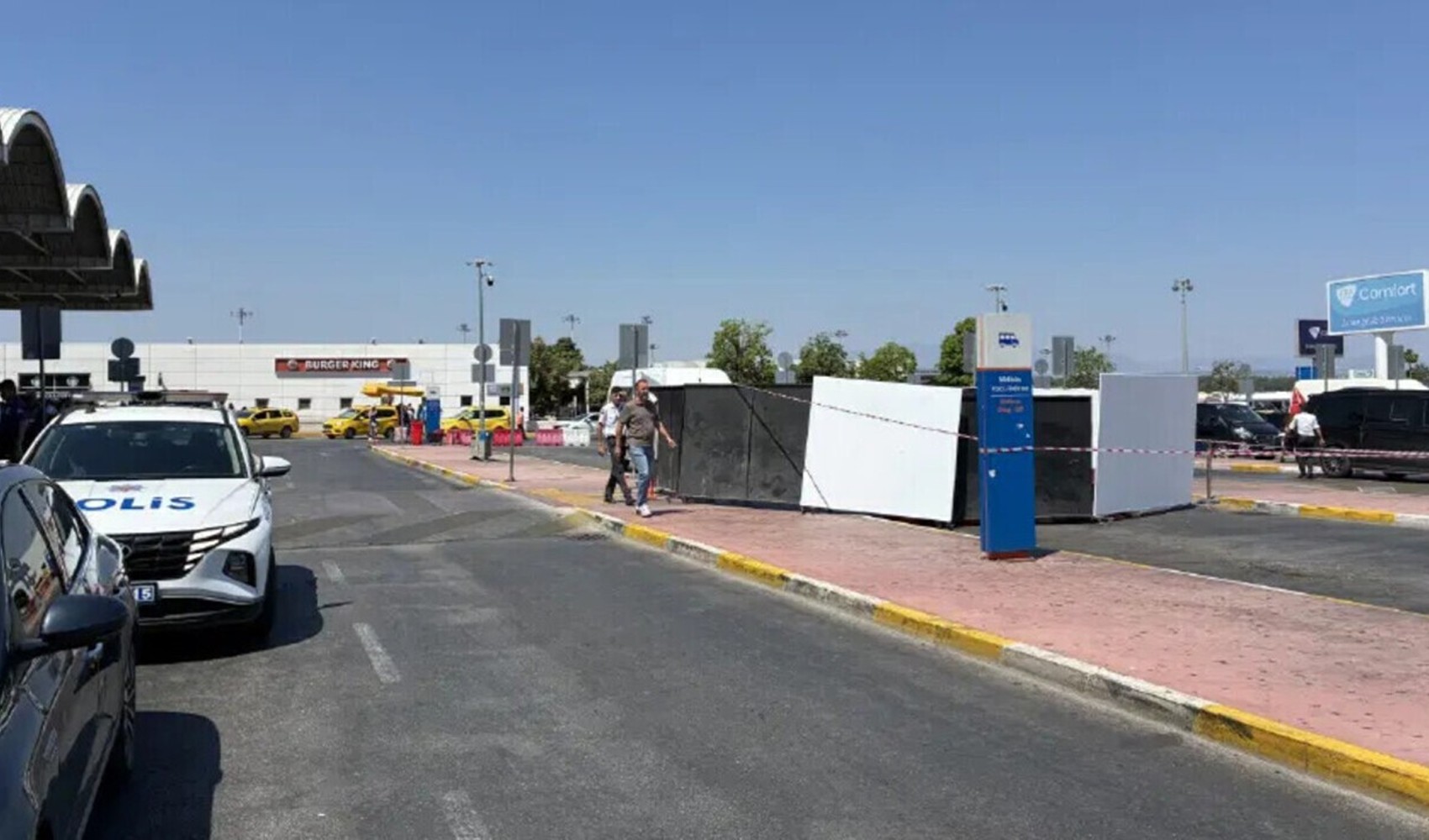 Antalya Havalimanı’nda kadın cinayeti: Emekli polis memuru, hemşire eşini katletti