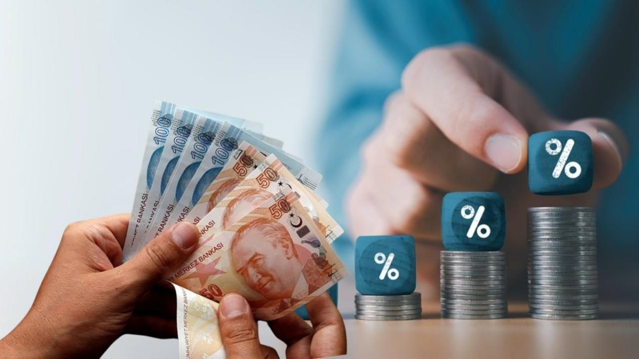Türk lirası banknotlar, yüzde işaretleri ve yükselen basamakları gösteren finans temalı görsel.