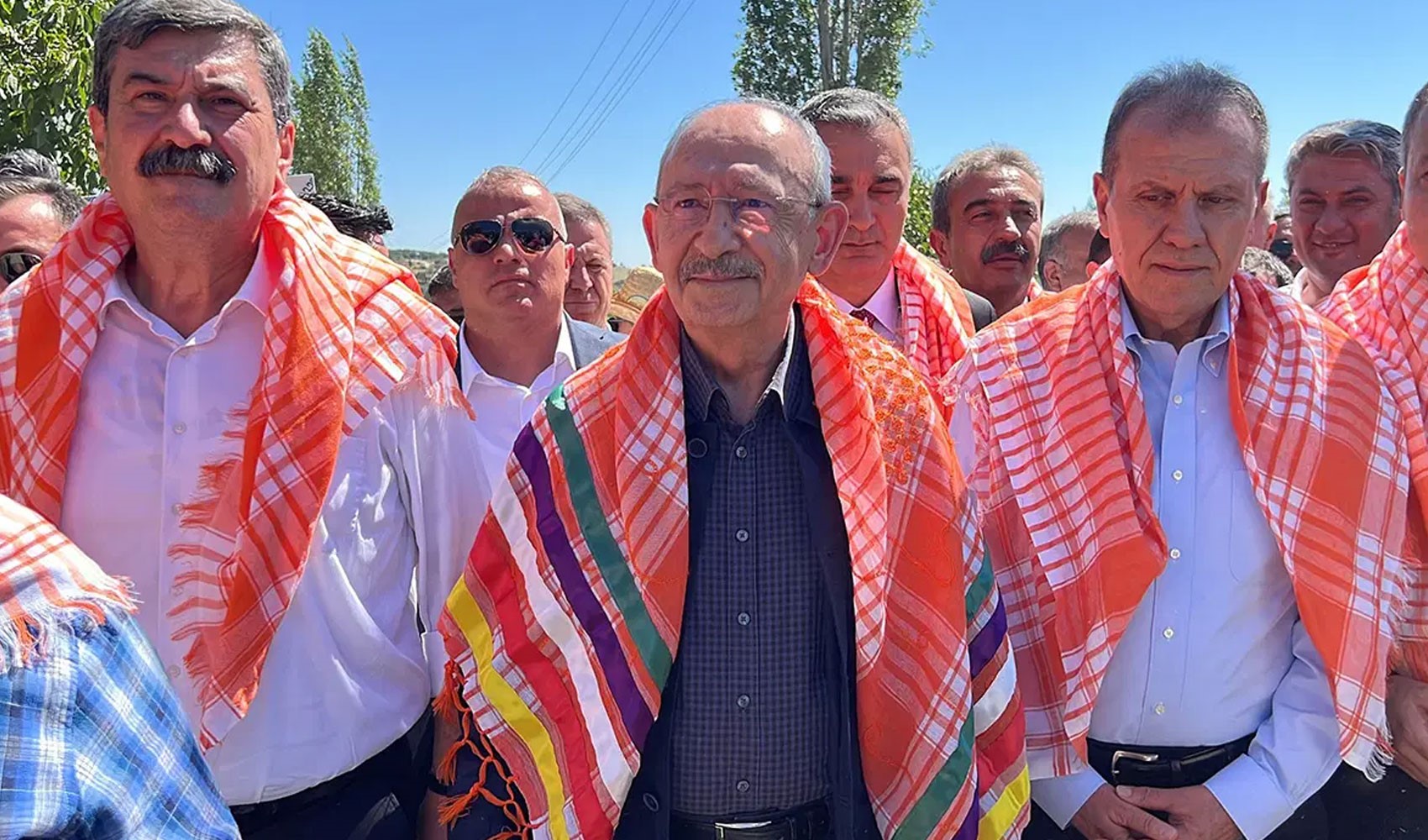 Kurultay çağrısı yapan Vahap Seçer Kılıçdaroğlu ile yan yana: 'CHP'li olmaktan gurur duyuyoruz'