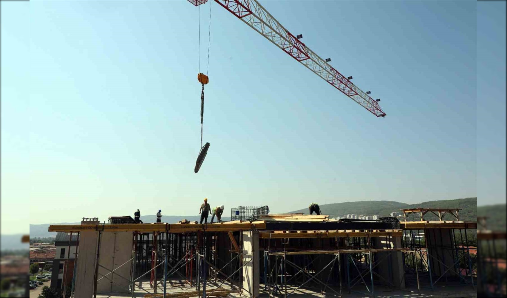Operai dei cantieri per le case post-terremoto non ricevono lo stipendio da 3 mesi