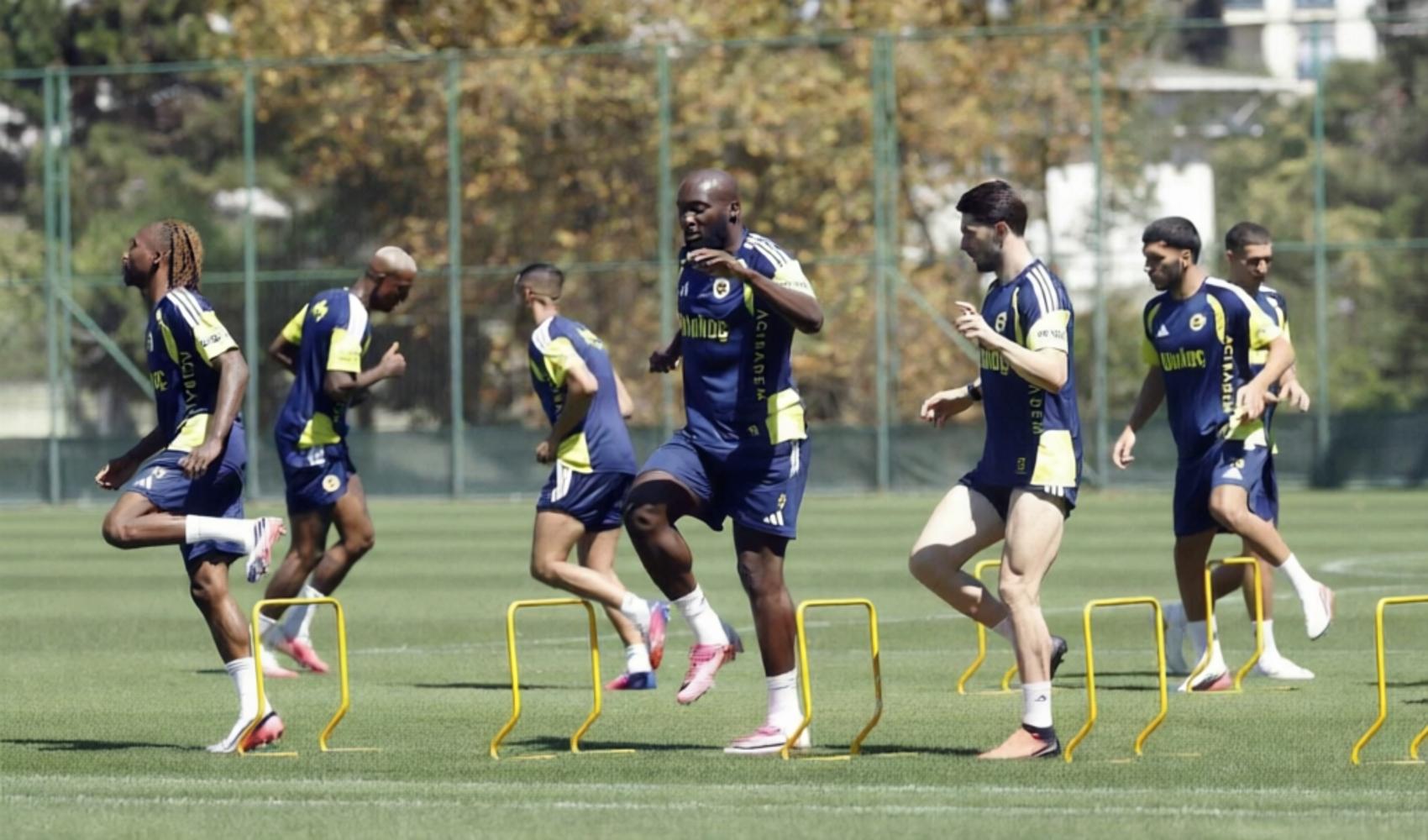 Fenerbahçe, Lyon rövanşı hazırlıklarına Can Bartu Tesisleri’nde başladı