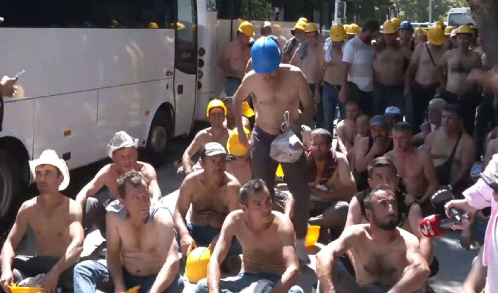 Madencilerden uyarı: Talepler karşılanmazsa Cumhurbaşkanlığı’na yürüyeceğiz