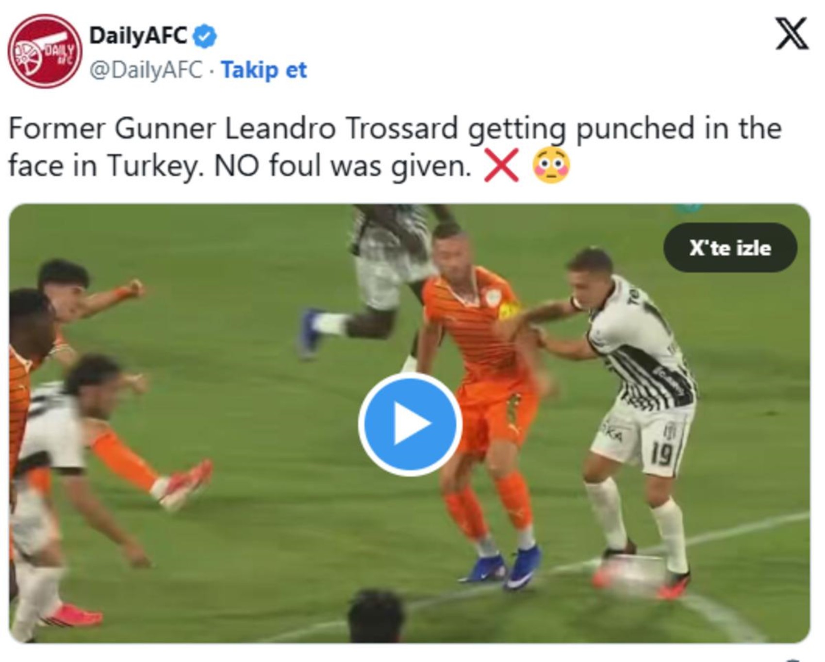 Trossard'ın pozisyonu dünya spor basınında gündem oldu: Hakem kart bile göstermedi...