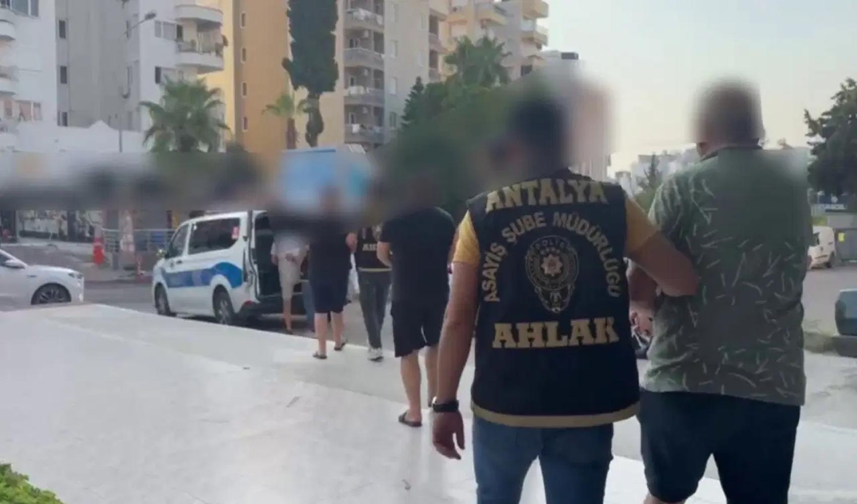 Antalya’da fuhuş operasyonu: 5 şüpheli yakalandı, 14 mağdur kadın kurtarıldı