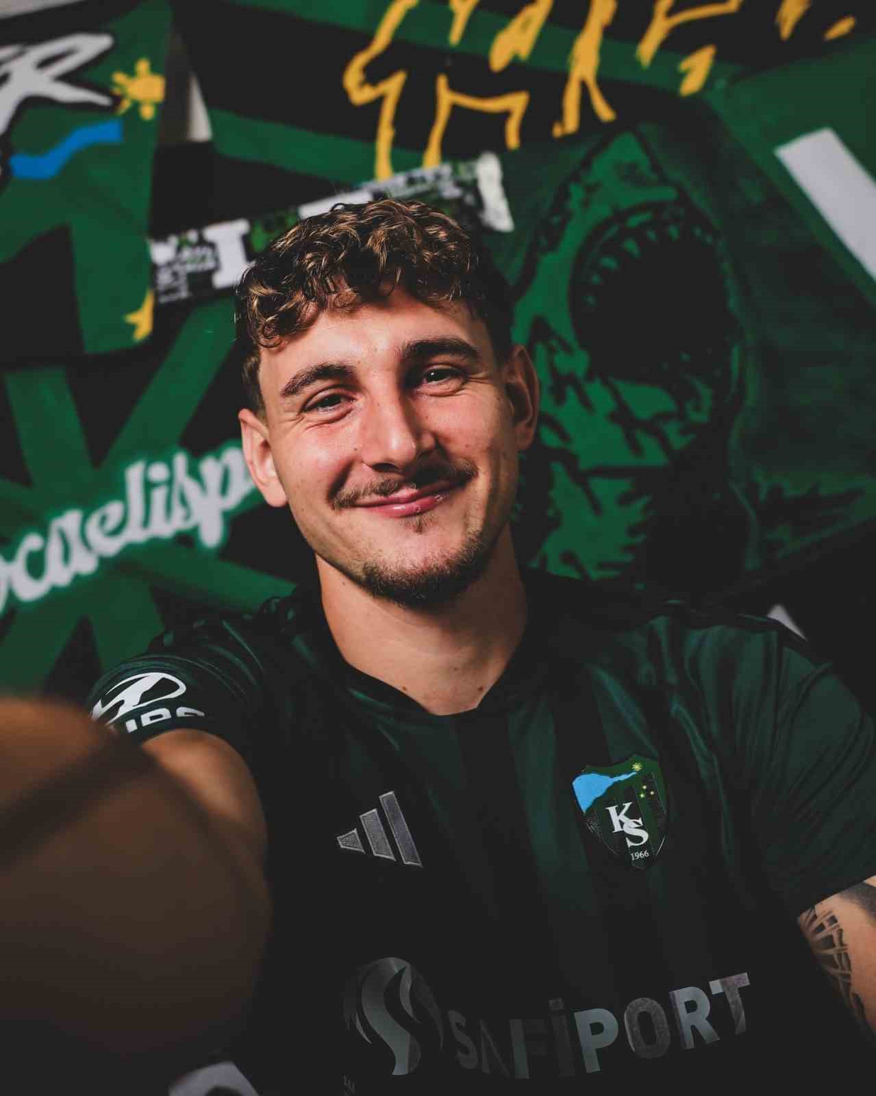 Matej Maglica’nın Kocaelispor formasıyla çekilmiş portre fotoğrafı.
