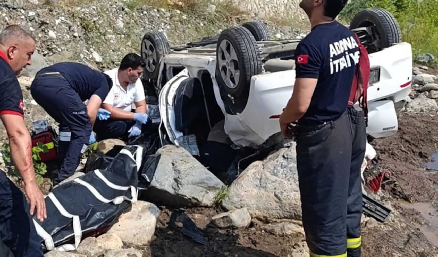 Adana’da otomobil dereye uçtu: 2 ölü, 1 yaralı