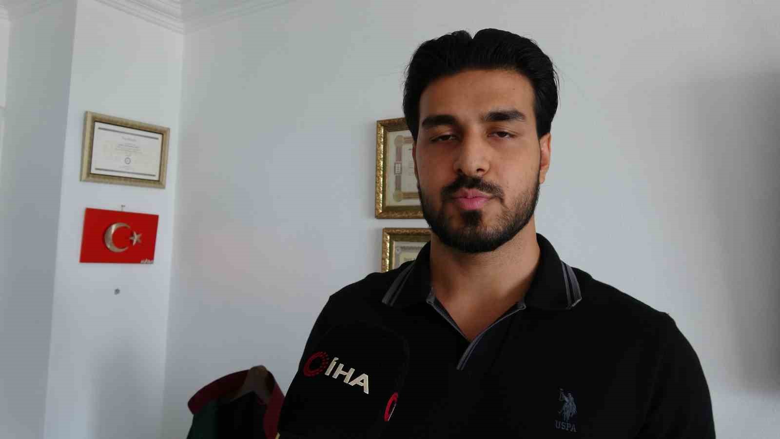 Avukat Hasan Nizam'ın açıklama yaptığı görüntü.