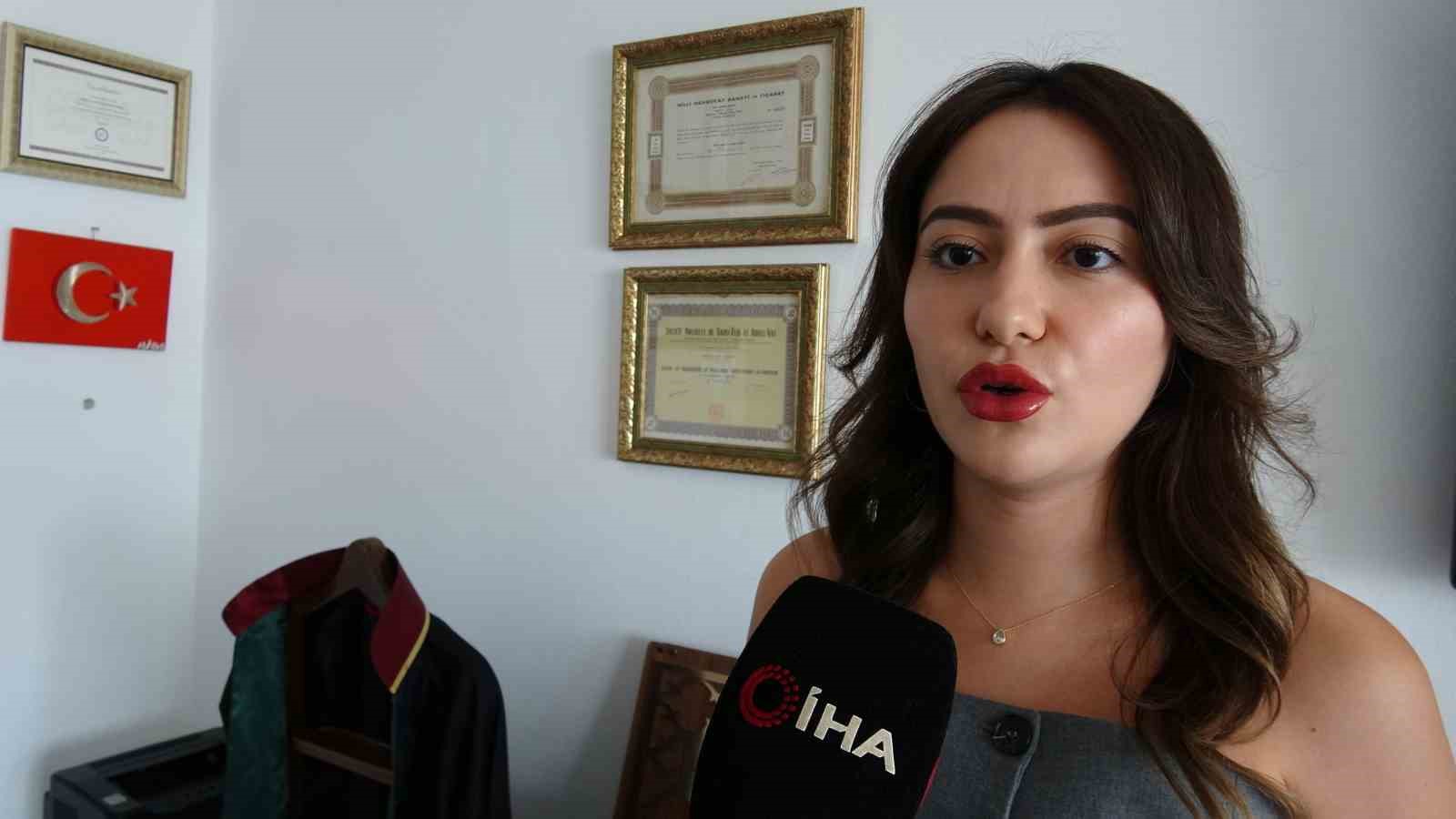 Avukat Sude Budak'ın açıklama yaptığı görüntü.
