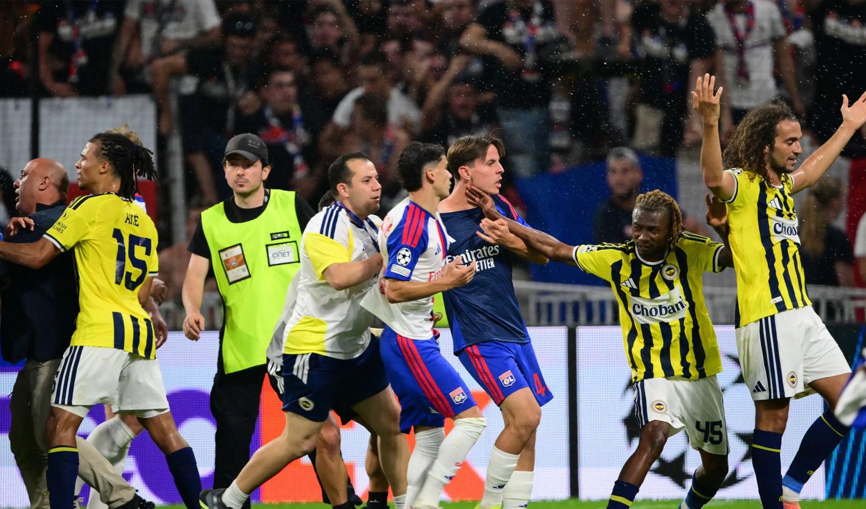UEFA harekete geçiyor: Lyon zaferi sonrası Fenerbahçe'yi bekleyen tehlike