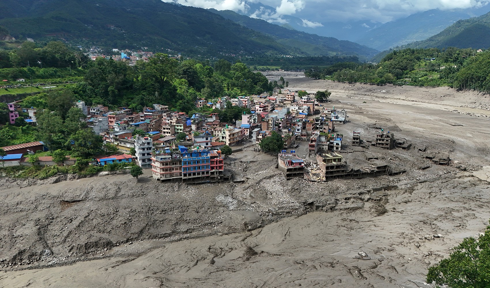 Nepal’de sel felaketinde can kaybı 270’e yükseldi: Facianın nedeni belli oldu