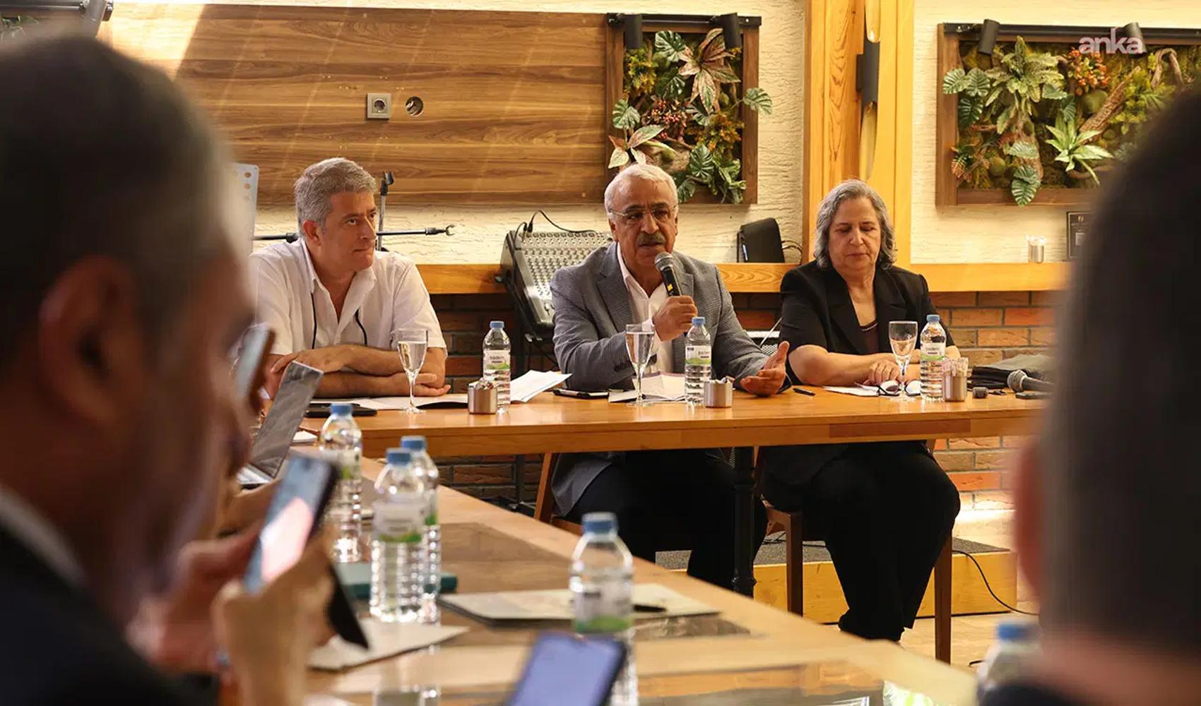DEM Parti heyetinden yeni anayasa mesajı: Kışanak kısa vadede umutlu olmadığını söyledi