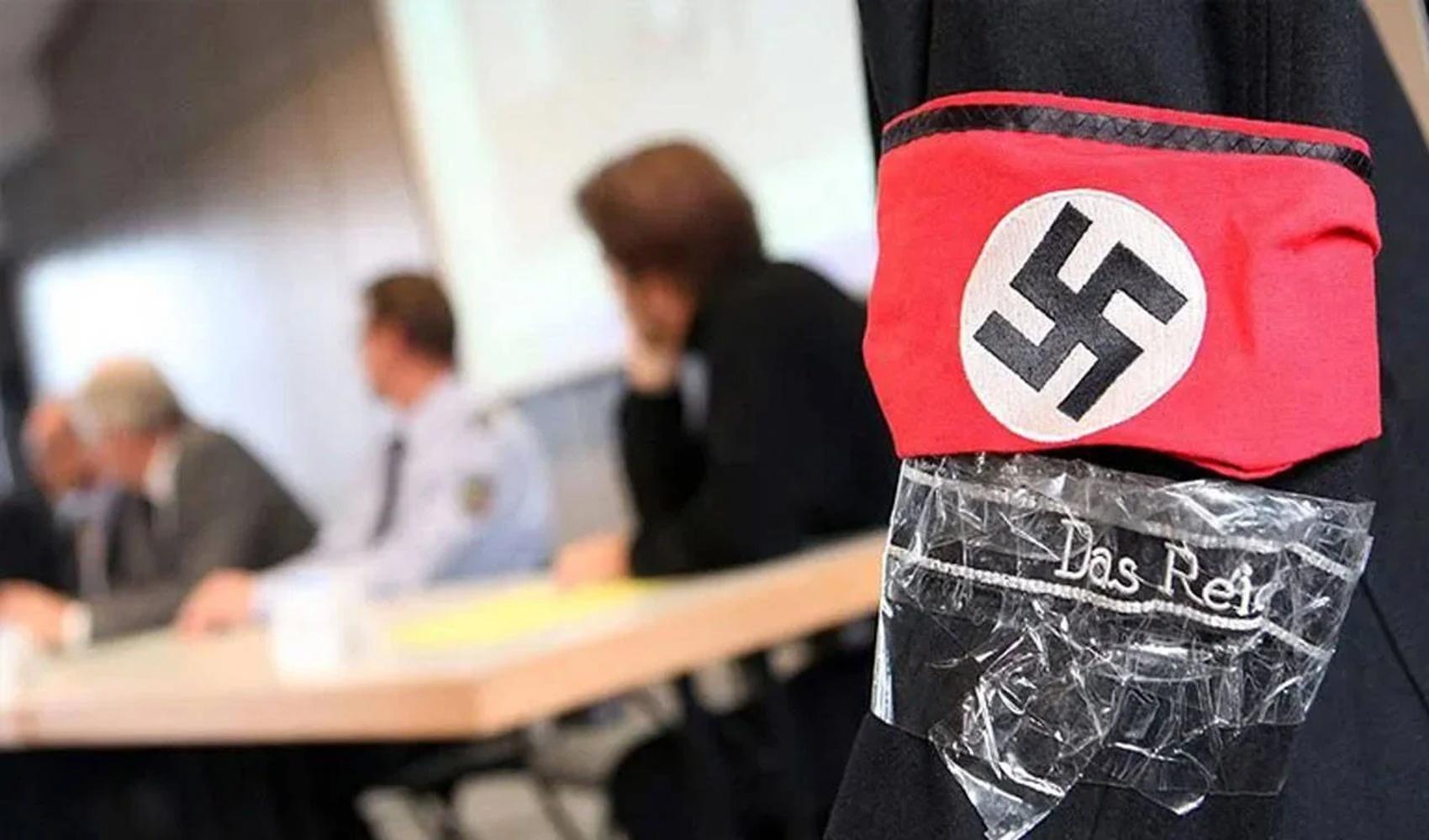 Operazione in cinque Länder contro l'associazione neonazista vietata Artgemeinschaft in Germania