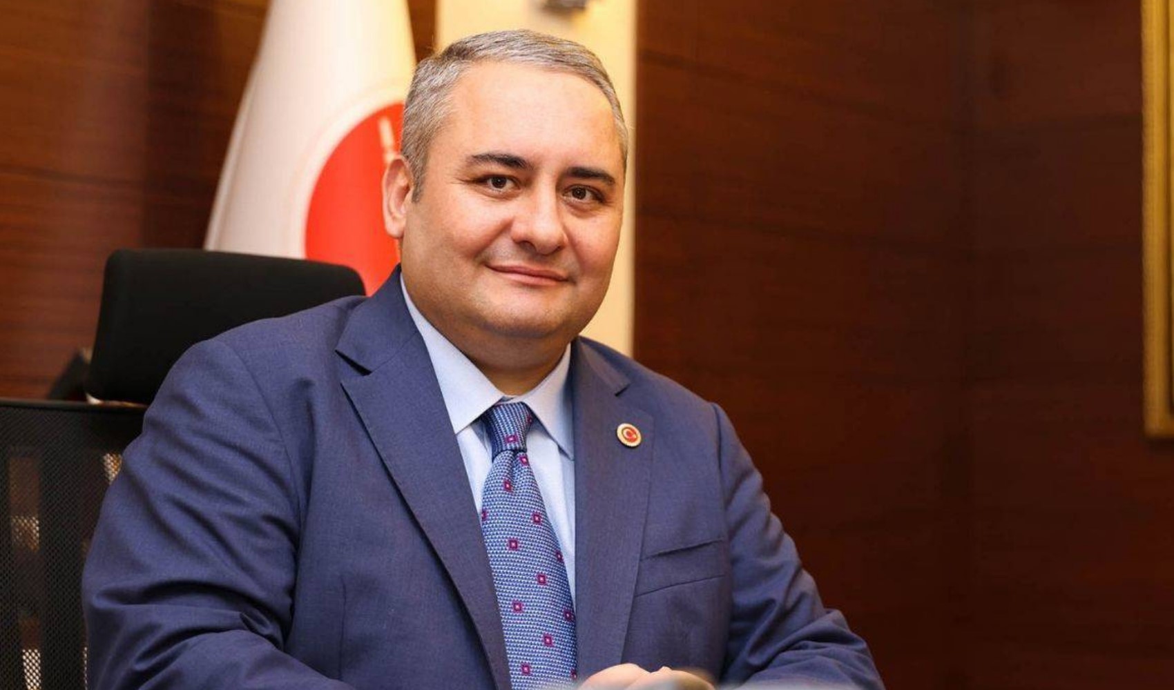 İlk işi kasayı boşaltmak oldu!