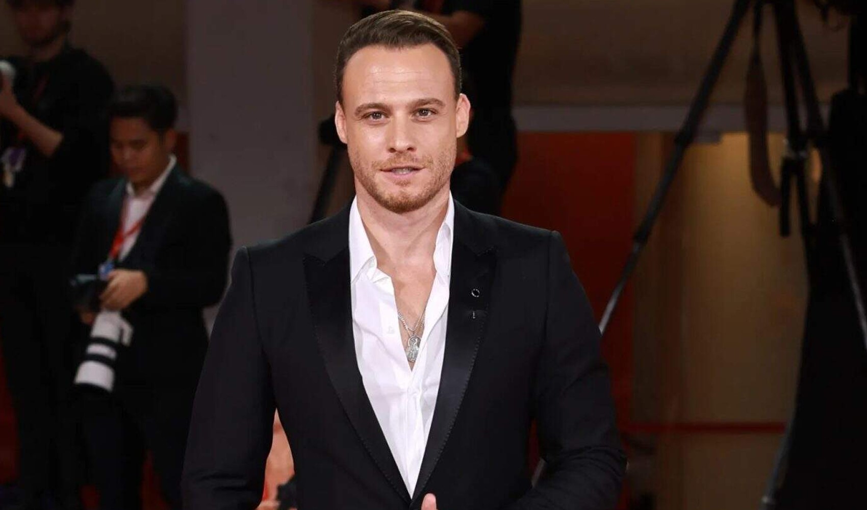 Kerem Bürsin hospitalized: Undergoes surgery