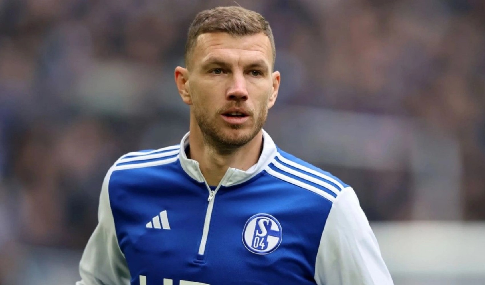 Edin Dzeko, Schalke ile yeni sözleşme için Almanya’ya gitti