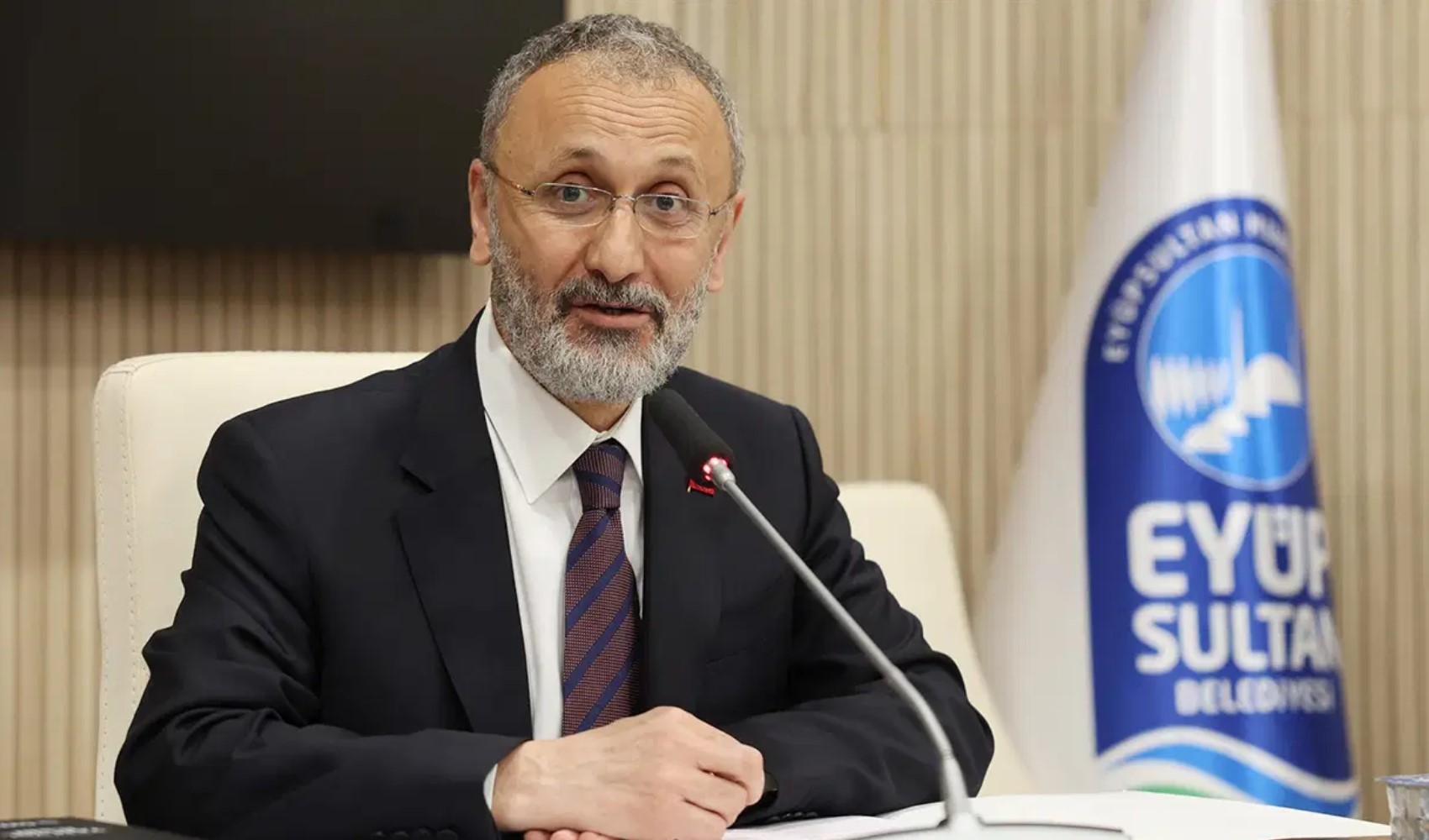 Eyüpsultan Belediye Başkanı Özmen'den açıklama geldi: 'Parti değiştirecek' iddialarına yanıt