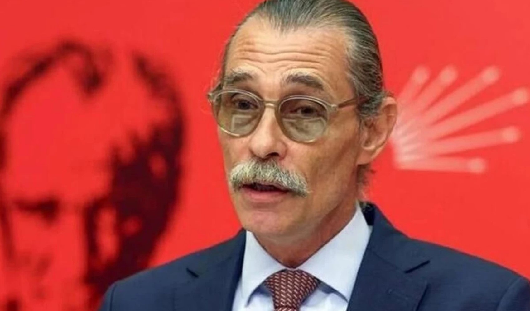 Erdal Beşikçioğlu görevden uzaklaştırıldı