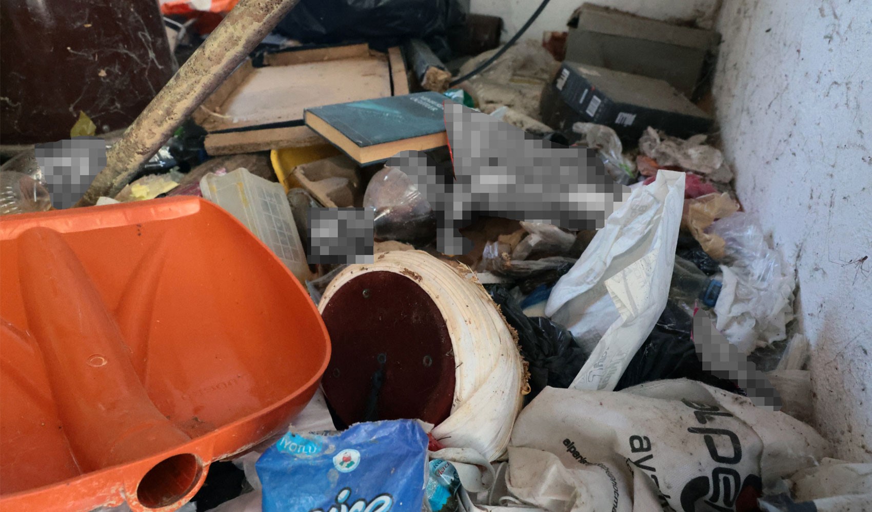 Tons of trash removed from imam's living quarters